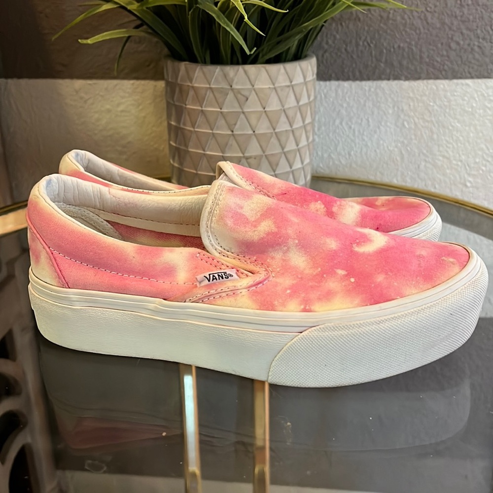 COPY - Van’s Platform pink tie Dye. women’s 6. USED.